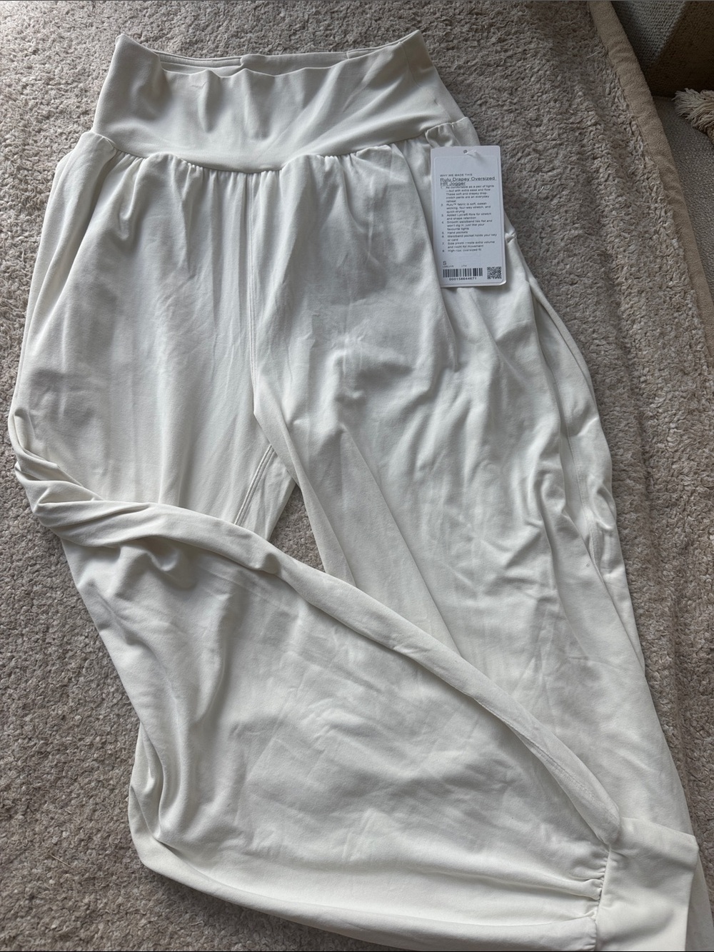 NWT Lululemon Rulu Drapey Oversized HR jogger size small in ivory color 28”